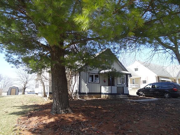3rd image of 1915 Eastmoreland Ave