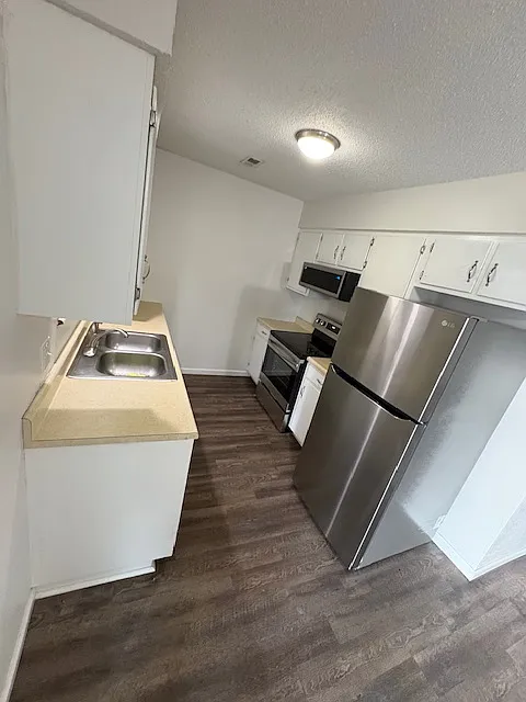 2 bed, 900 sqft, $850 — Photo 2