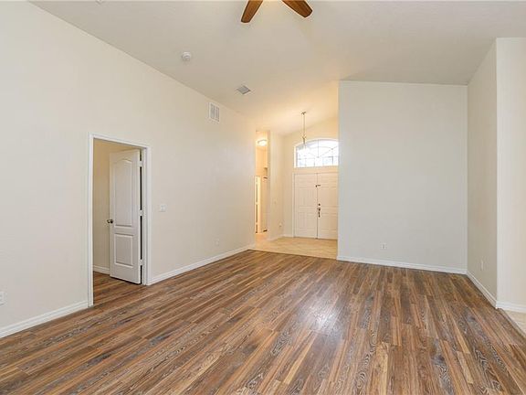 4th image of 2657 Pine Glen Ct