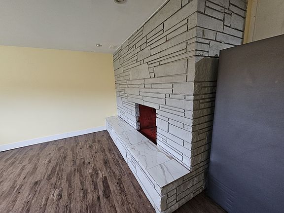 3rd image of 8211 Dogwood St