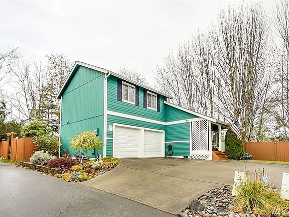 3rd image of 1204 NE Beaumont Ln