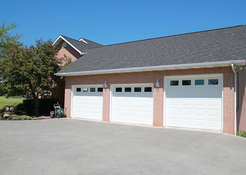 2nd image of 1330 Misty Mead Dr