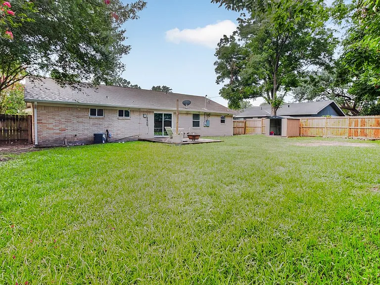 5502 Effingham Dr — Photo 32
