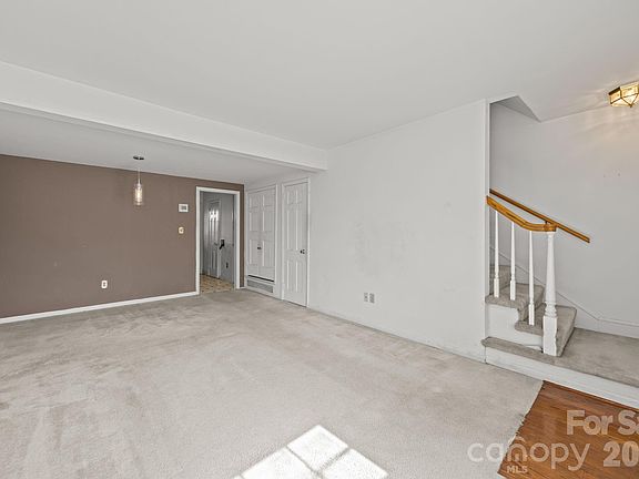 5th image of 1231 Archdale Dr APT F