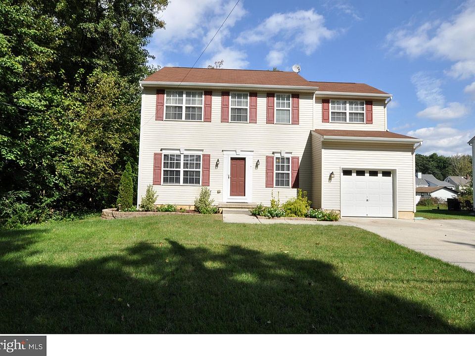 1st image of 7 Linda Ln