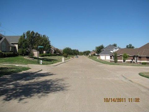 2nd image of 1424 Carriage Creek Dr