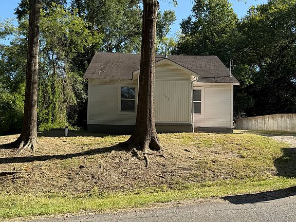 5th image of 208 E Brandon St
