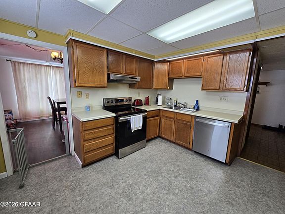 4th image of 221 Canberra Ct