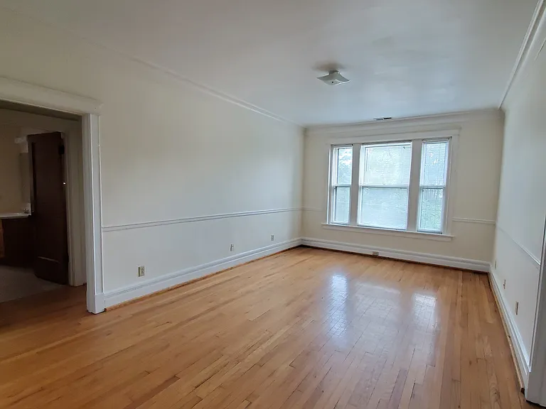 5861 Nina Pl #3W — Photo 4