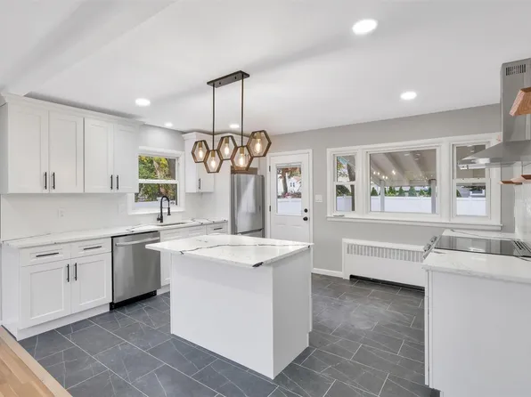 28 E 5th Street, Huntington Station, NY 11746