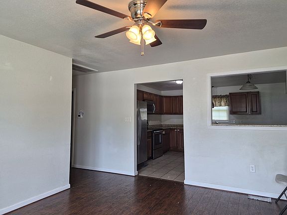 4th image of 3317 Downes St