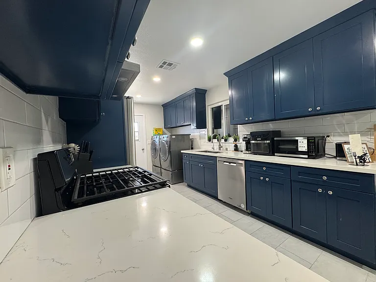 2026 W Orange Ave — Photo 4
