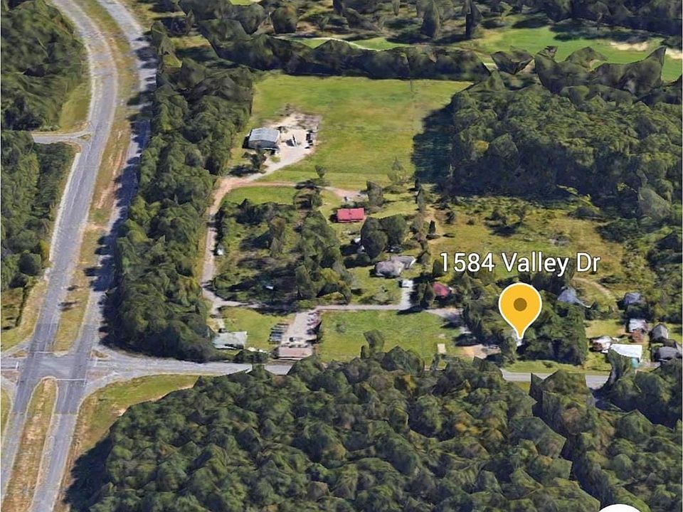 2nd image of 1584 Valley Dr