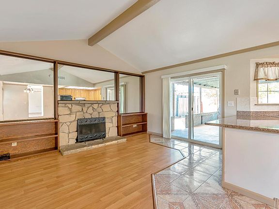 4th image of 235 Notre Dame Dr
