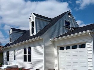 821 Phillips Ln, Seymour, IN 47274