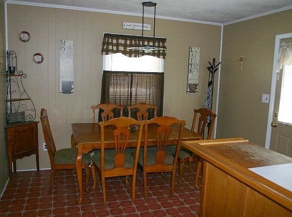 4th image of 2906 E Yellowstone Dr