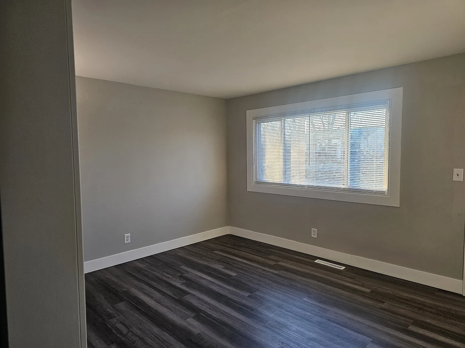 5374 Newport Road, Columbus, OH 43232 - — Photo 3