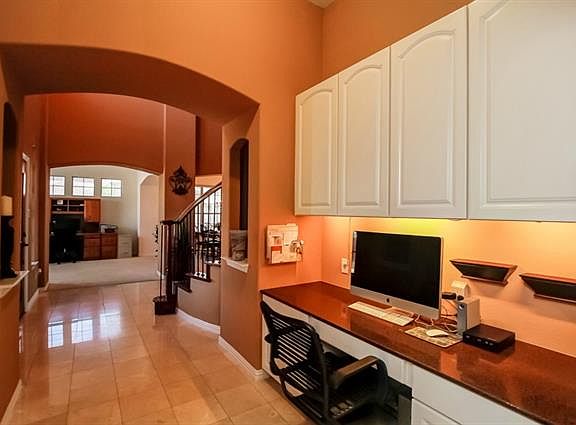 4th image of 551 Breton Dr