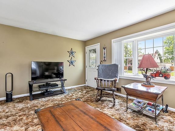 4th image of 119 Martin Dr