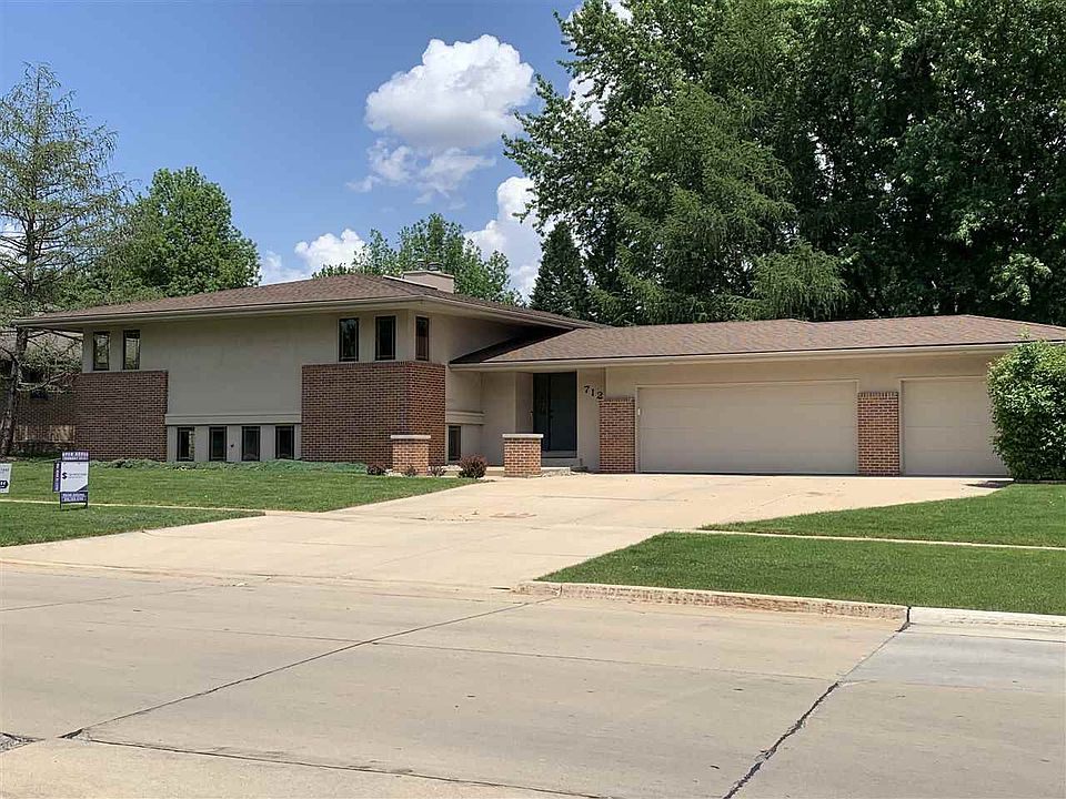1st image of 712 Barnett Dr