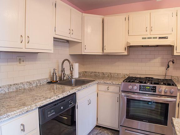 4th image of 3636 Taliluna Ave APT 402