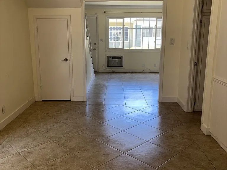 1201 N California St #29 — Photo 7