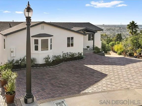 5th image of 2339 Crescent Dr