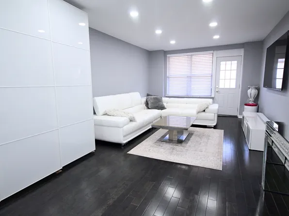 2800 Coyle Street image 1 of 22