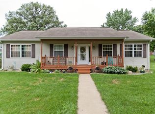 407 E 2nd St, Mechanicsville, IA 52306