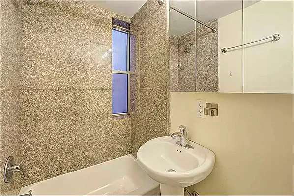 Rented by Bond New York | media 19