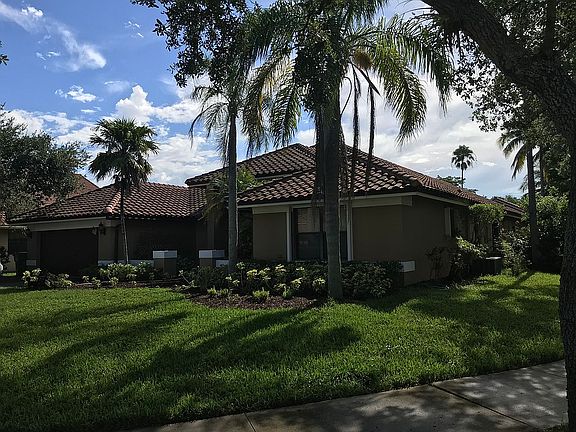 2nd image of 1045 Poplar Cir