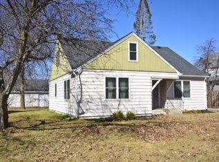 321 Main St S, Cambridge, MN 55008