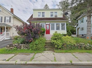 14 Chestnut St, Middletown, NY 10940