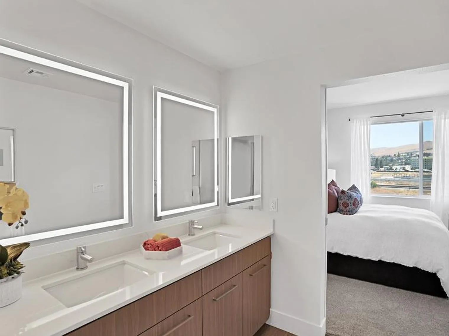 1 bed, 1.0 bath, 656 sqft, $6,344 — Photo 4