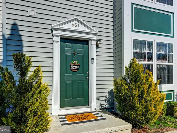 661 Boxwood Dr, Hampstead, MD 21074