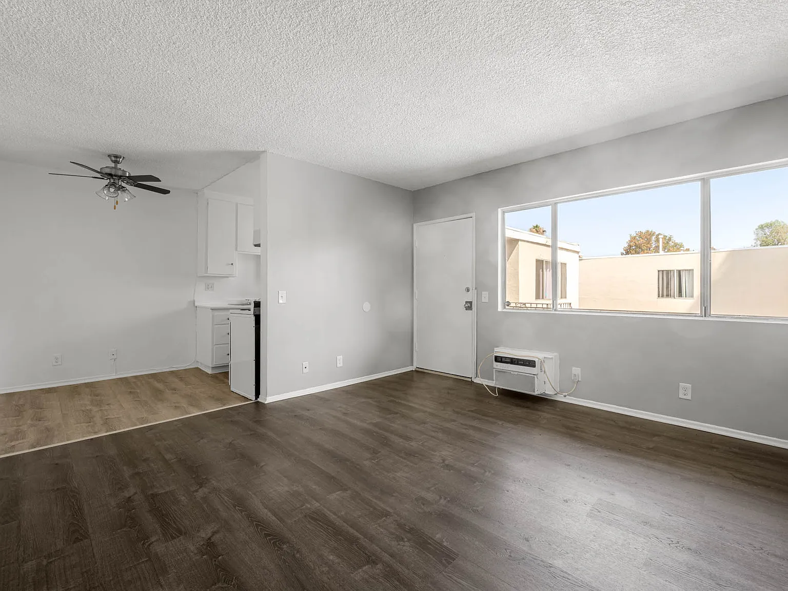19035 Sherman Way — Photo 2
