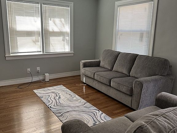 2nd image of 125 Forestlawn Dr