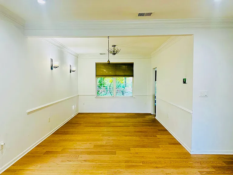 33 Brownstone Rd — Photo 5