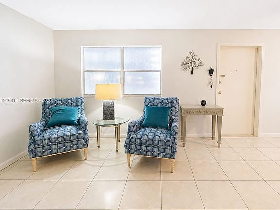 4th image of 116 Tuscany Ln #116-B