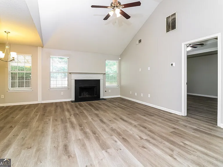2860 Highland Hill Pkwy — Photo 4