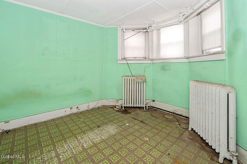 63rd image of 93 Ten Broeck Street