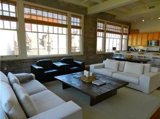 1000 Saint Charles Ave APT F, New Orleans, LA 70130