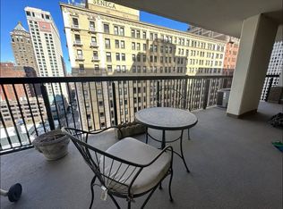 201 E Chestnut St APT 15A, Chicago, IL 60611
