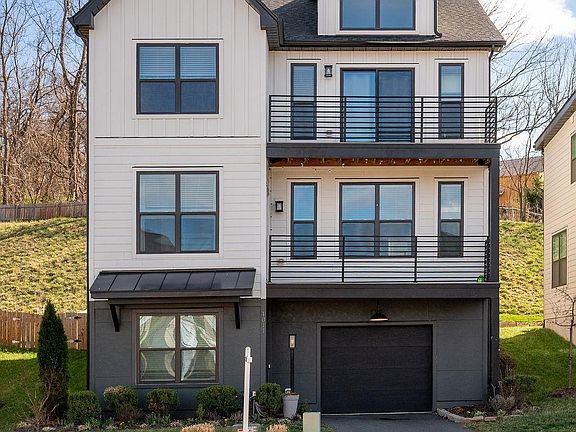 2nd image of 1011 Stonehenge Avenue Ext