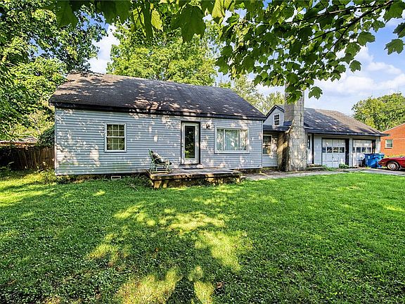 3rd image of 1823 Hanes Rd