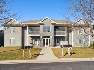 2625 Orchard Dr UNIT 4, Cedar Falls, IA 50613