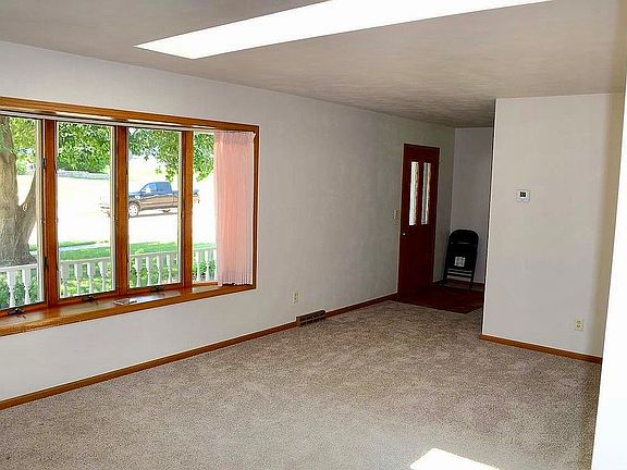 4th image of 419 Richmond Hill Dr