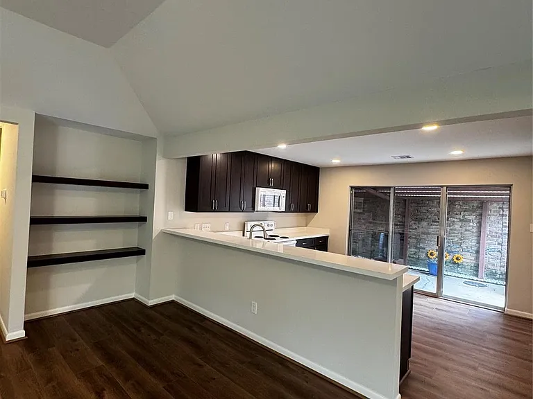 8807 Belle Glen Dr — Photo 4