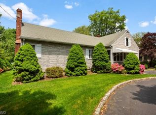 488 Oak Ridge Rd, Clark, NJ 07066