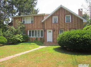 951 Locust Ave, Bohemia, NY 11716